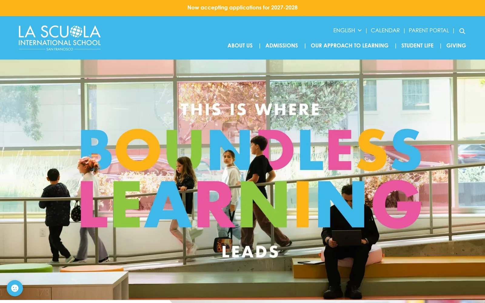 sf.lascuolainternational.org, daycare website design: 'BOUNDLESS LEARNING' set huge over a school atrium photo
